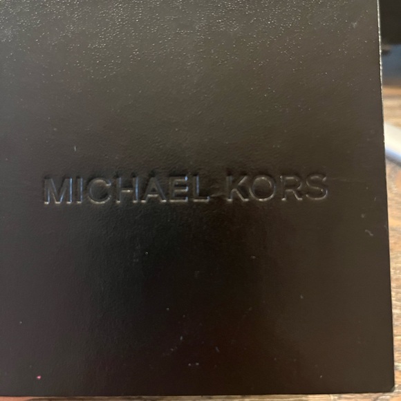 MK watch-Two colors-adjustable straps - Picture 2 of 4